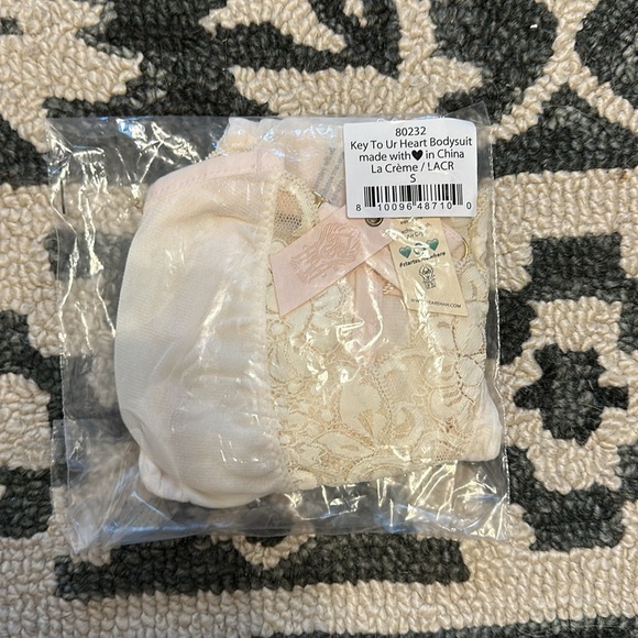 NWT Free People HAH Key to UR Heart Bodysuit in La Crème - Picture 5 of 7